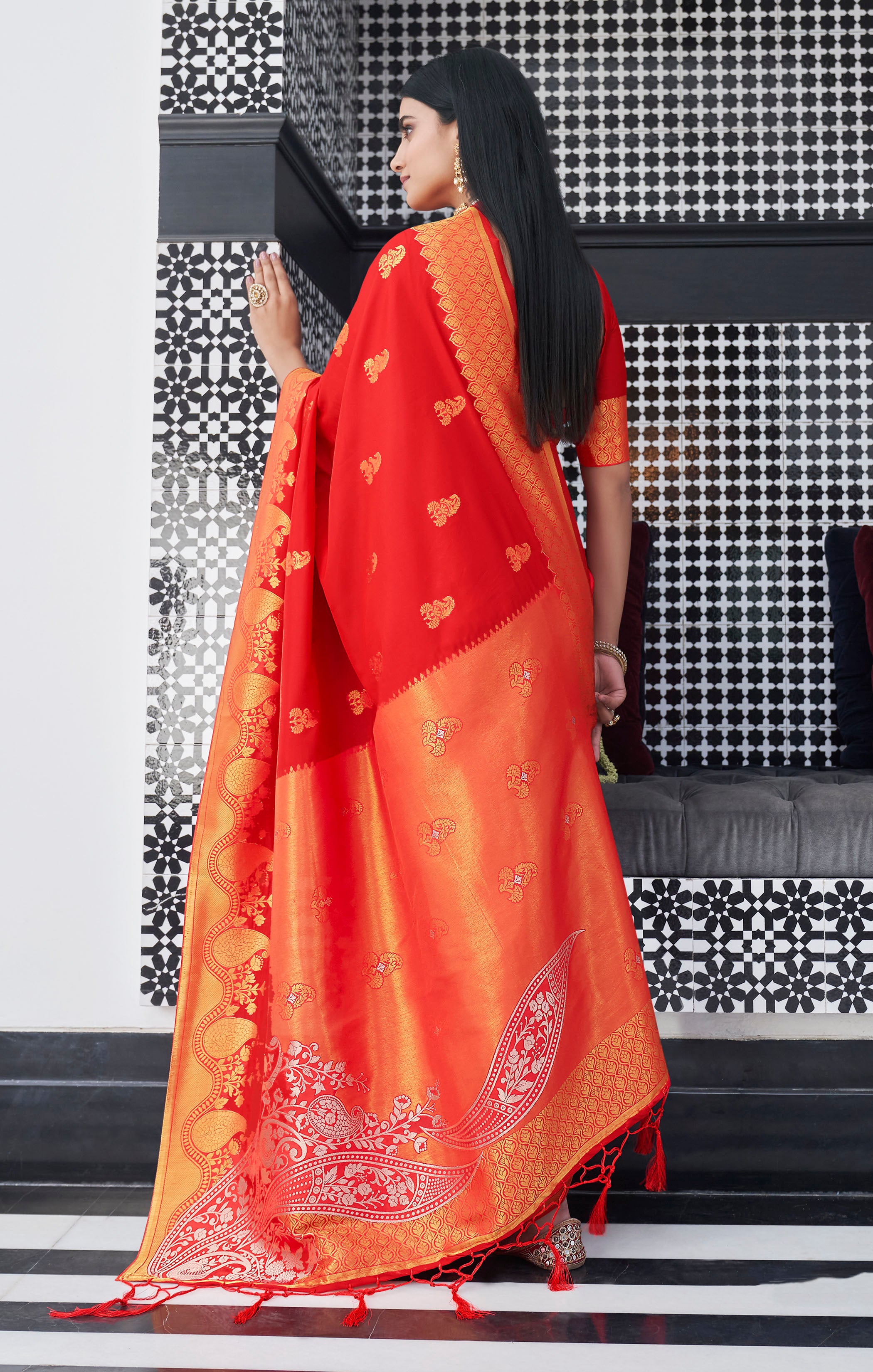 Buy MySilkLove Flamingo Red Zari Woven Banarasi Saree Online