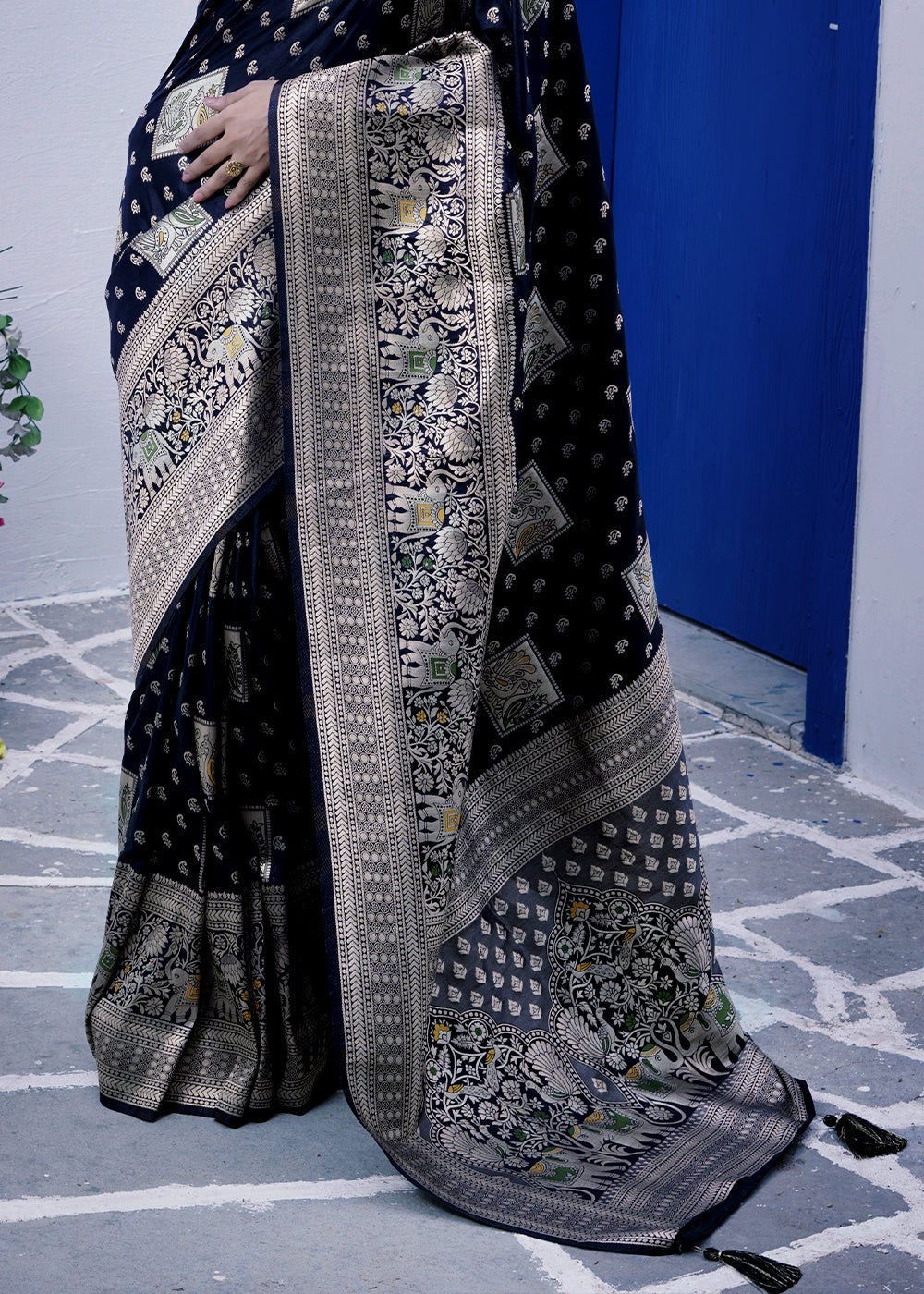 Buy MySilkLove Bunting Dark Blue Banarasi Saree Online