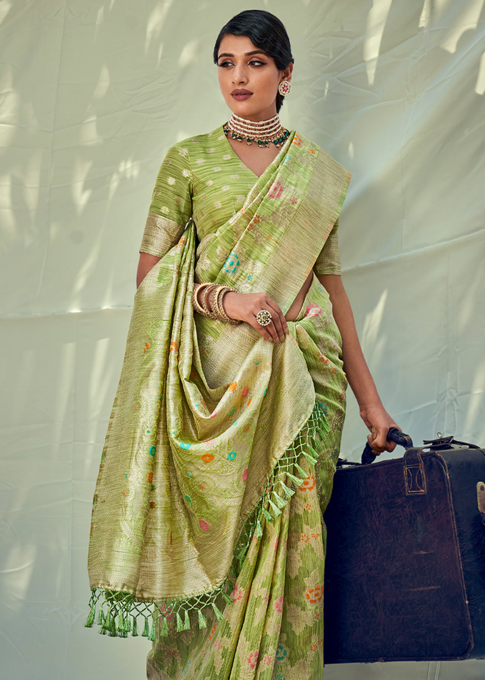 Buy MySilkLove Wild Willow Green Zari Woven Banarasi Linen Saree Online