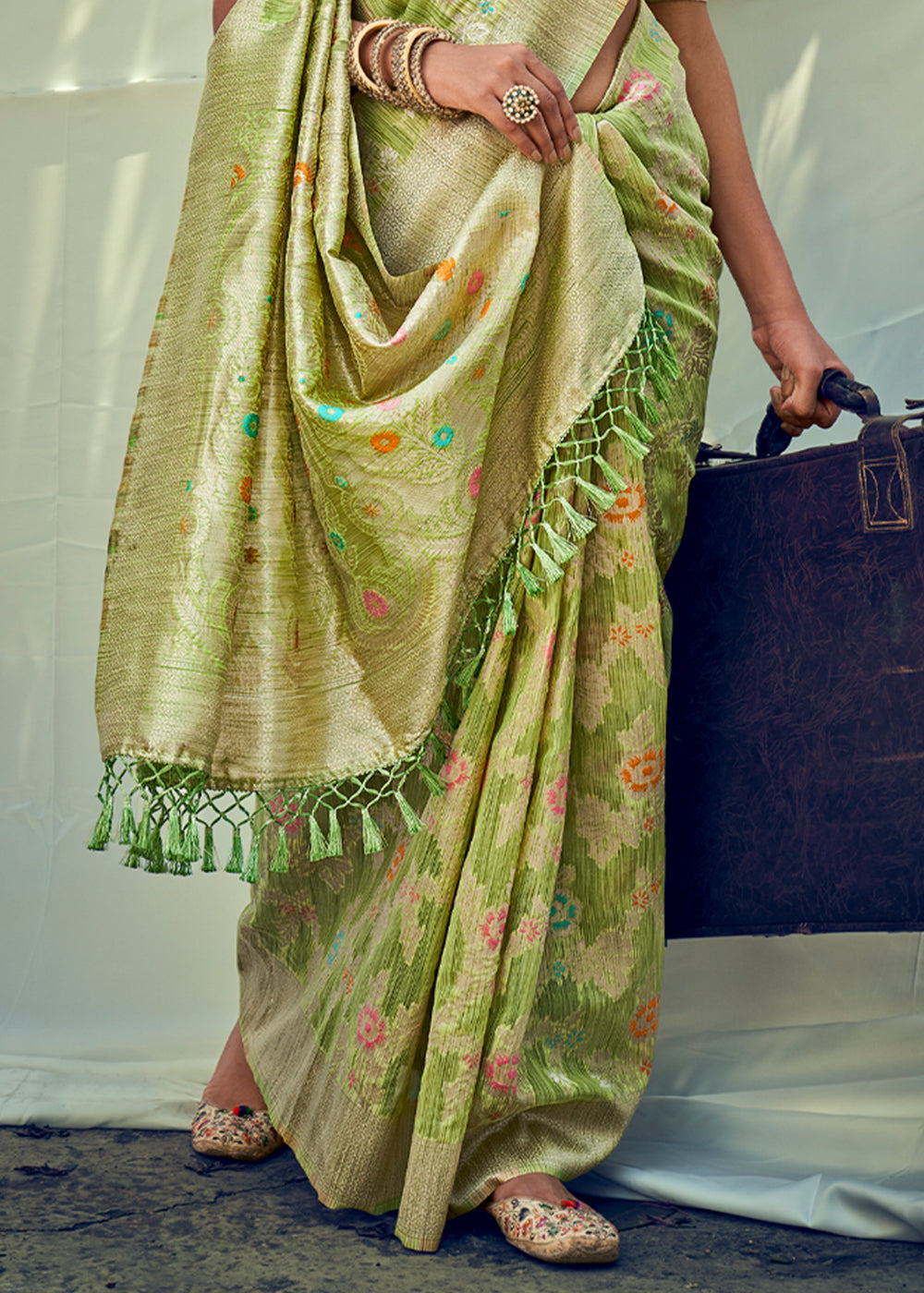 Buy MySilkLove Wild Willow Green Zari Woven Banarasi Linen Saree Online