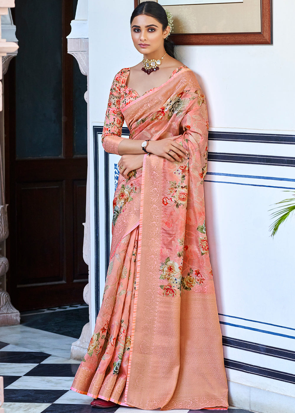 Buy MySilkLove Petite Pink Zari Woven Floral Banarasi Saree Online