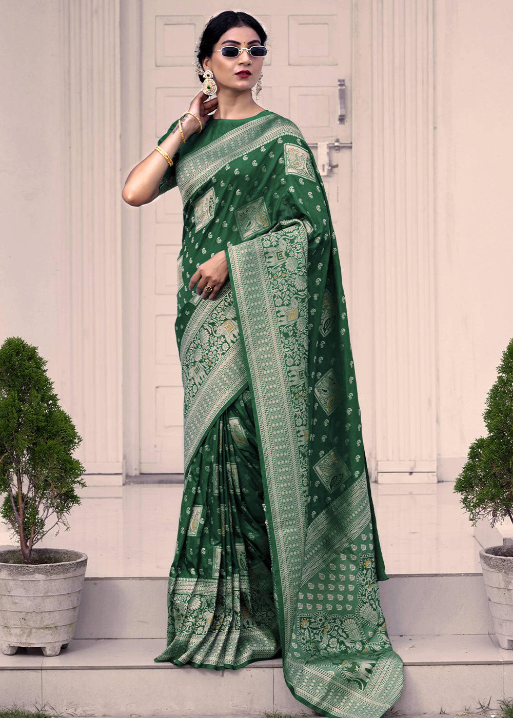 Buy MySilkLove Everglade Green Banarasi Saree Online