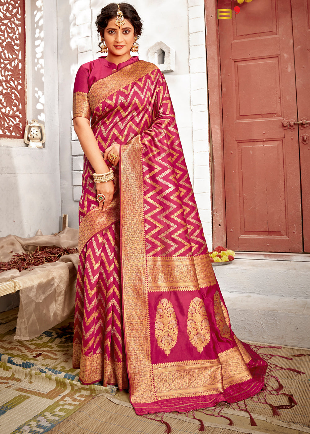 Buy MySilkLove Cabaret Purple Zari Woven Banarasi Brocade Silk Saree Online