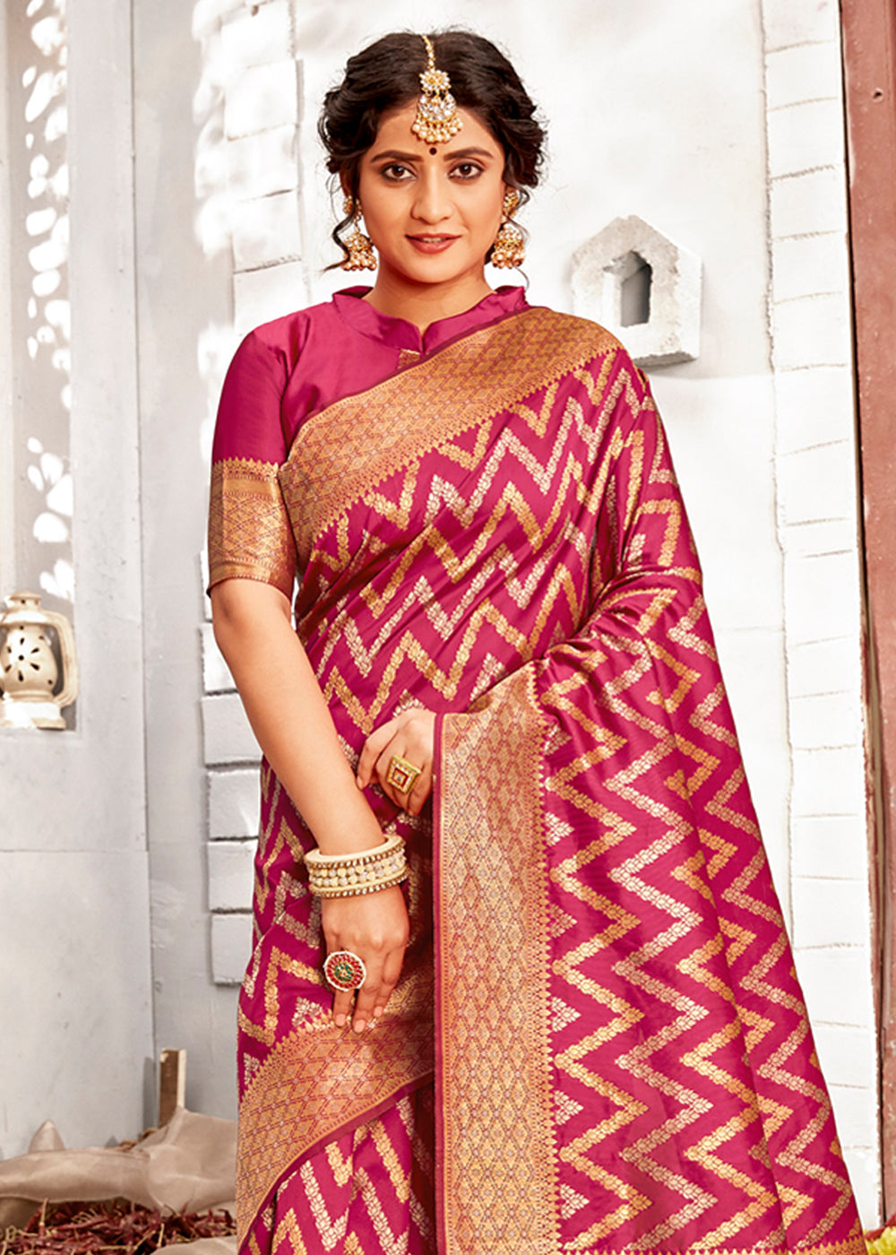 Buy MySilkLove Cabaret Purple Zari Woven Banarasi Brocade Silk Saree Online