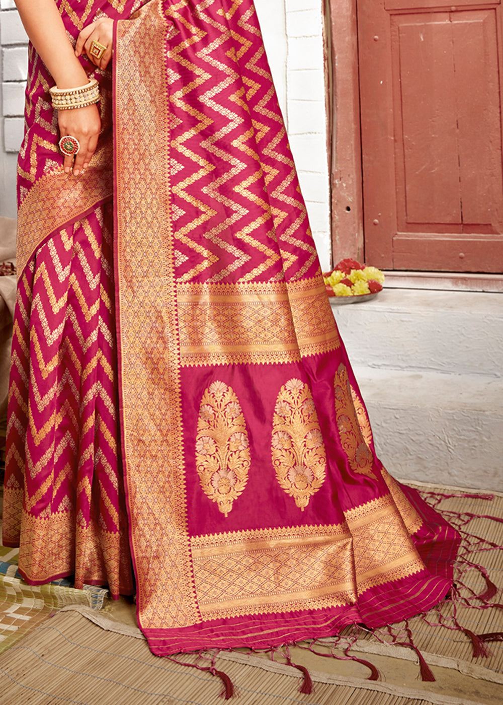 Buy MySilkLove Cabaret Purple Zari Woven Banarasi Brocade Silk Saree Online