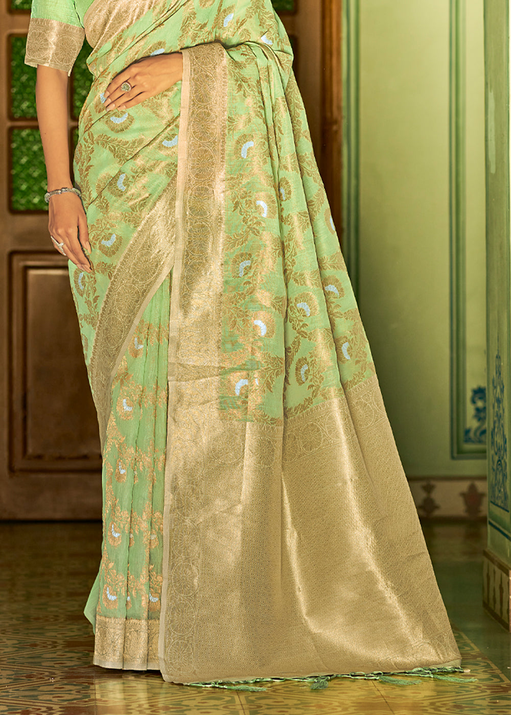 Buy MySilkLove Gossip Green Zari Woven Banarasi Linen Saree Online