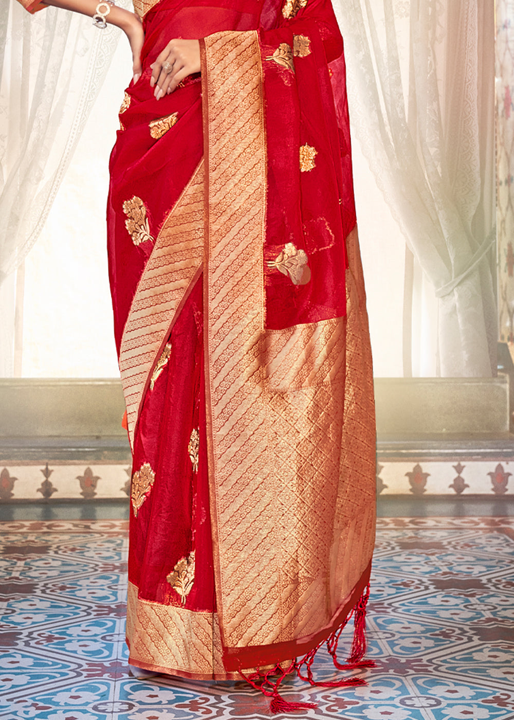 Buy MySilkLove Flame Pea Red Zari Woven Banarasi Organza Saree Online