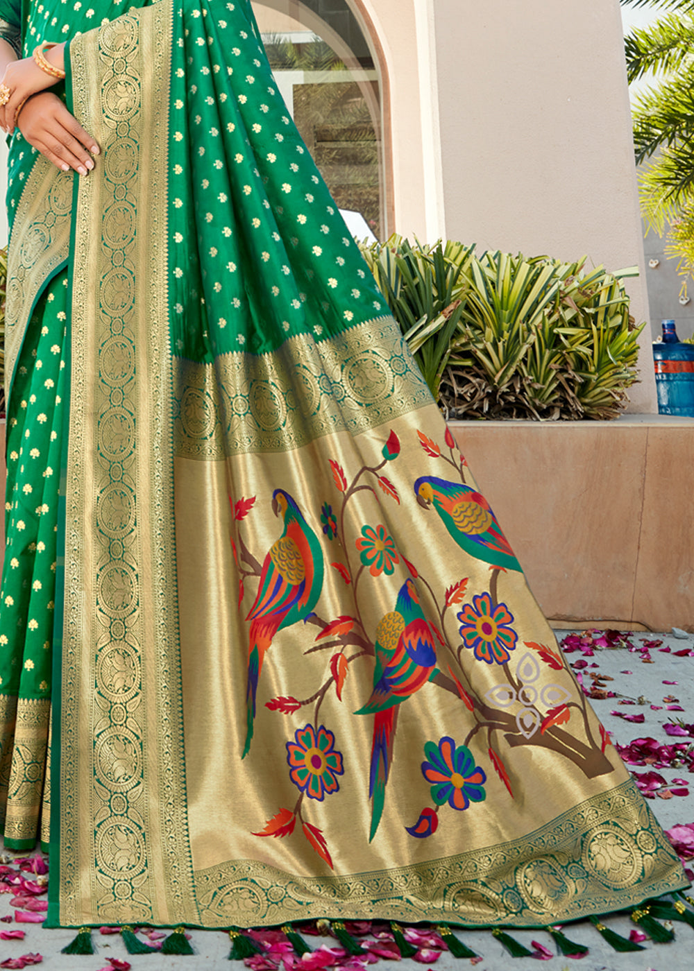 Buy MySilkLove Amazon Green Woven Paithani Silk Saree Online