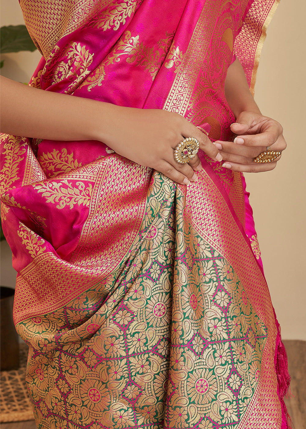 Buy MySilkLove Cabaret Pink and Green Zari Woven Banarasi Saree Online