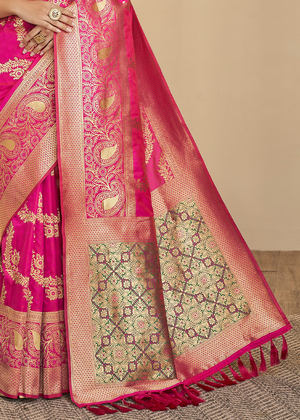 Buy MySilkLove Cabaret Pink and Green Zari Woven Banarasi Saree Online