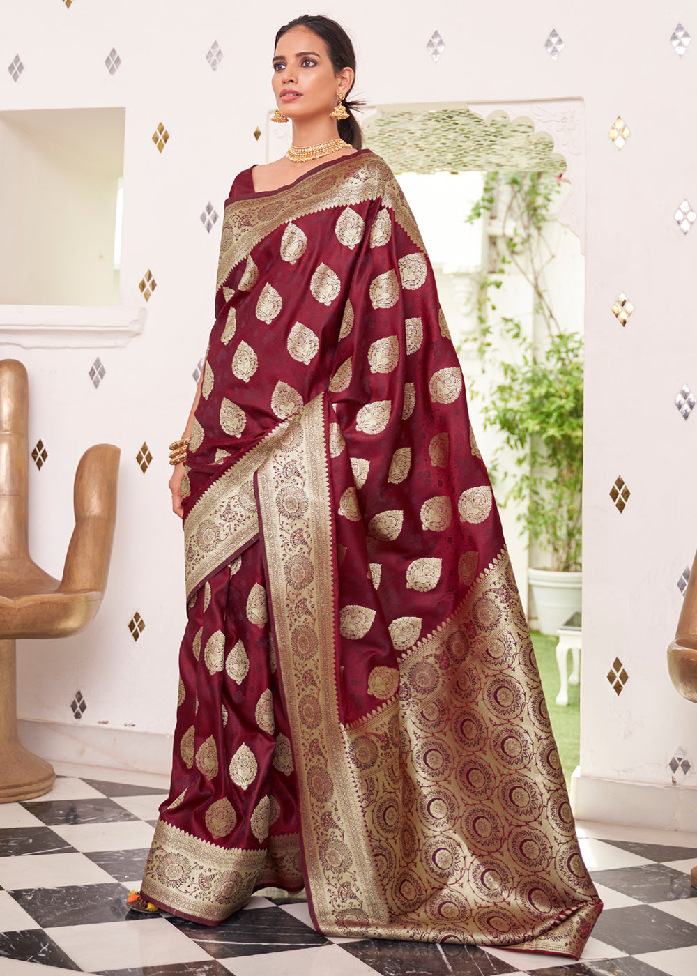 Buy MySilkLove Stiletto Maroon Zari Woven Dual Tone Banarasi Saree Online