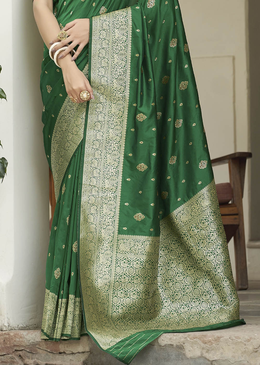 Buy MySilkLove Green Pea Zari Woven Banarasi Silk Saree with Butti Work Online