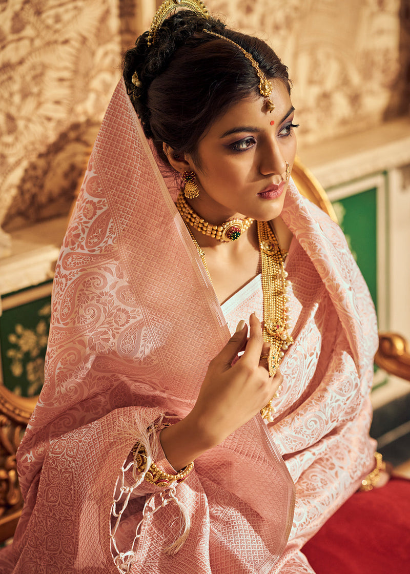 ❤️ Gorgeous Bride in off-white kanjivaram saree . Clicks @raavan_studios .  . Visit : 𝗞𝗮𝗻𝗷𝗶𝘃𝗮𝗿𝗮𝗺𝘀𝗶𝗹𝗸𝘀.𝗰𝗼𝗺 for celebrity wedding silk  sarees… | Instagram