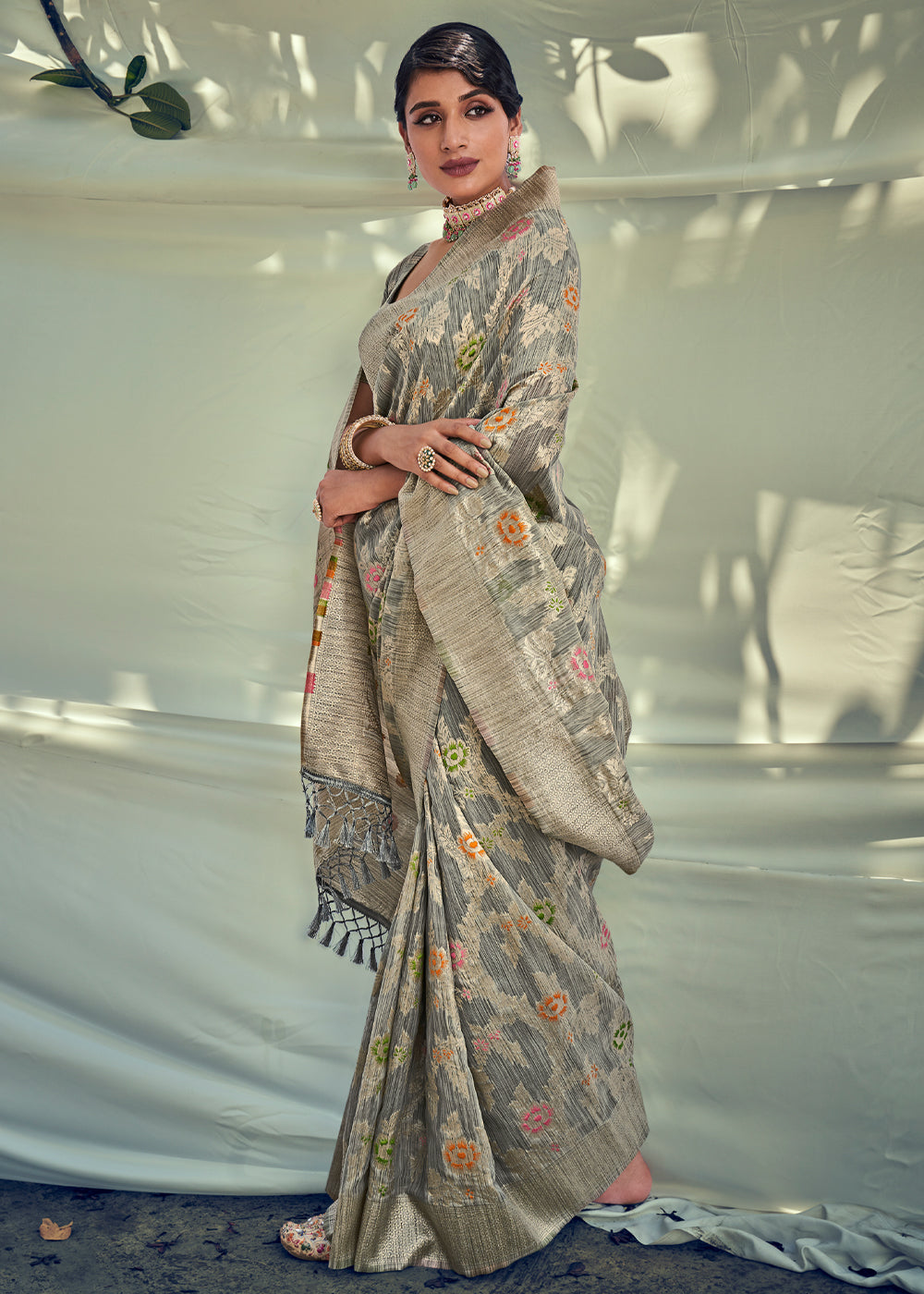 Buy MySilkLove Grey Olive Zari Woven Banarasi Linen Saree Online