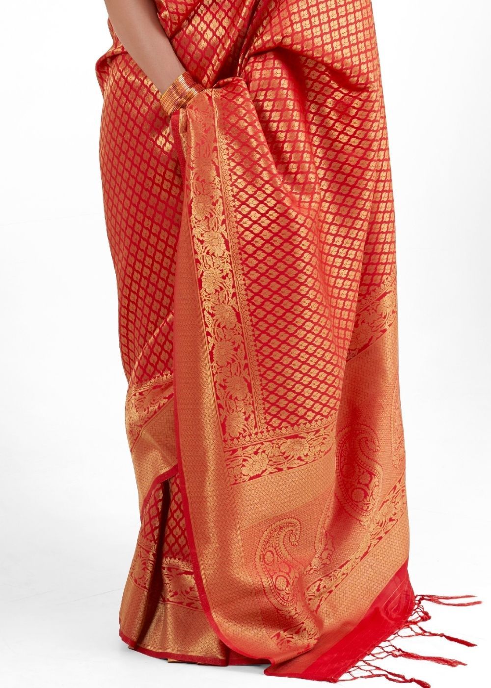 Buy MySilkLove Alizarin Crimson Red Zari Woven kanjivaram Silk saree Online