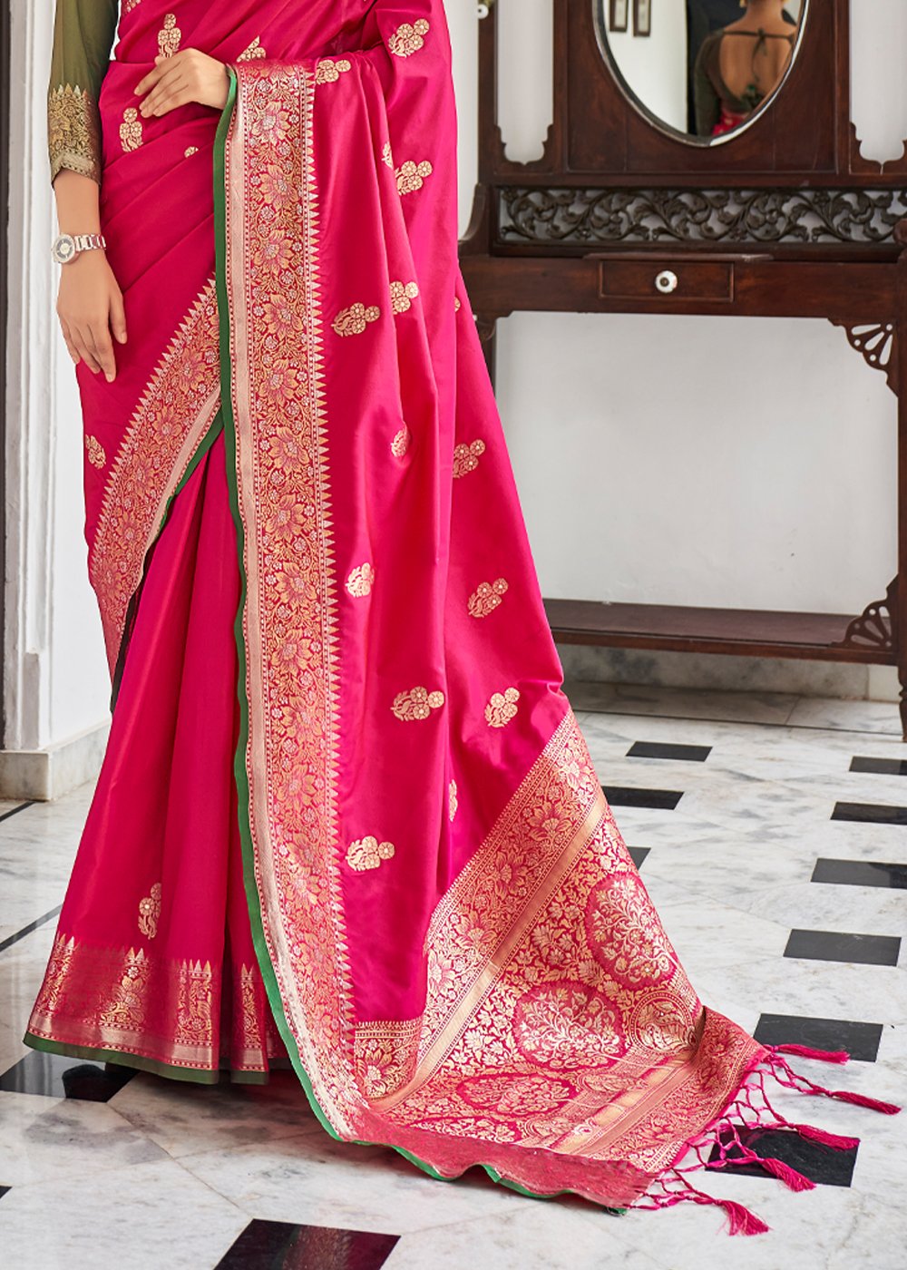 Buy MySilkLove Mojo Pink Zari Woven Banarasi Silk Saree Online