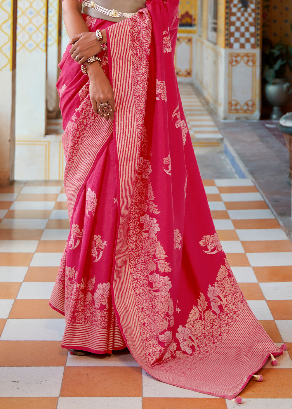 Buy MySilkLove Jelly Pink Zari Woven Banarasi Saree Online